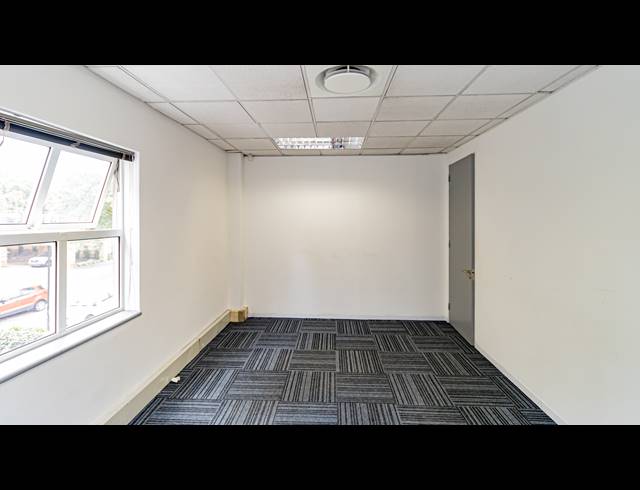 127M² OFFICE TO LET IN FERNDALE